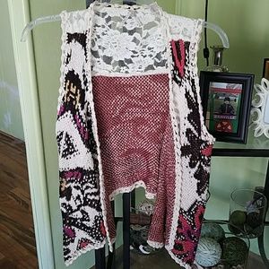 Super cute hi low sweater vest from Buckle